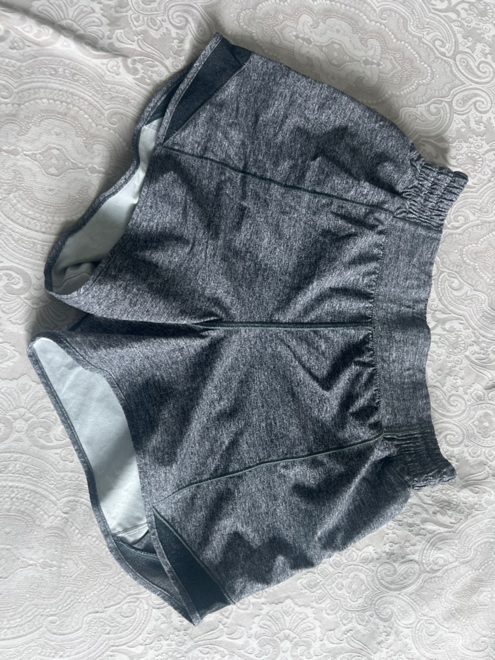 lululemon Heathered Charcoal hotty hot 4” high rise Shorts